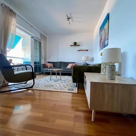Front Line Apartman
